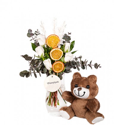 5 Beyaz Gül ve Sevimli Ayıcık