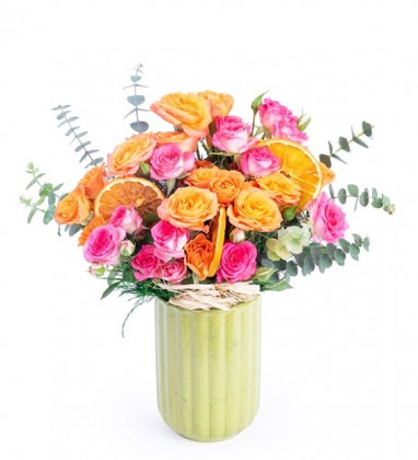 Seramik Vazoda Renkli Güller
